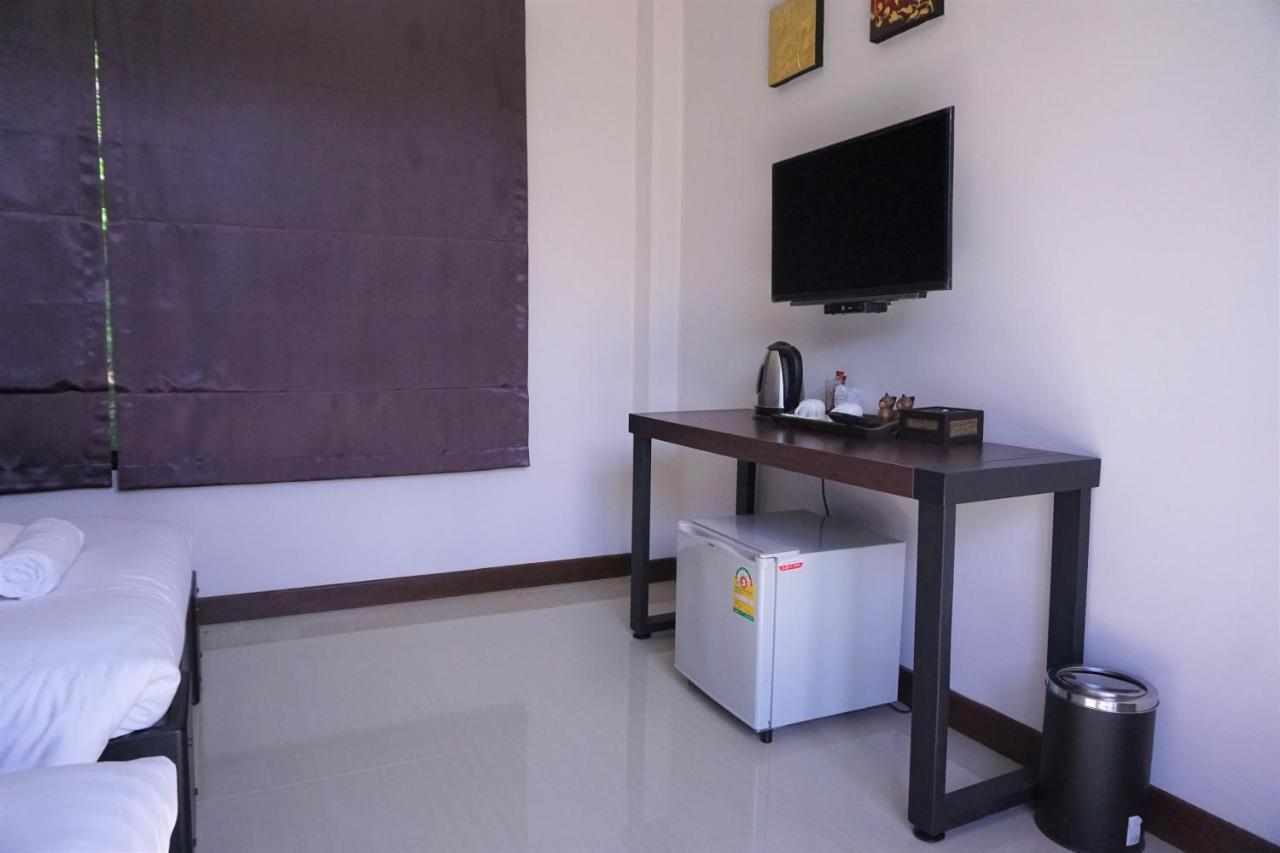 Hotel Bhupimarn Garden House à Chom Thong Extérieur photo