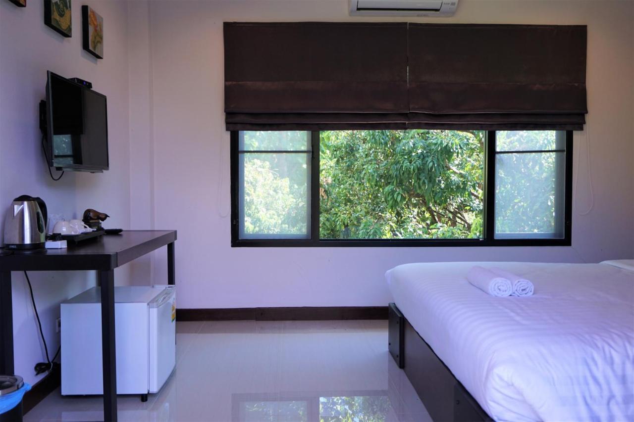 Hotel Bhupimarn Garden House à Chom Thong Extérieur photo