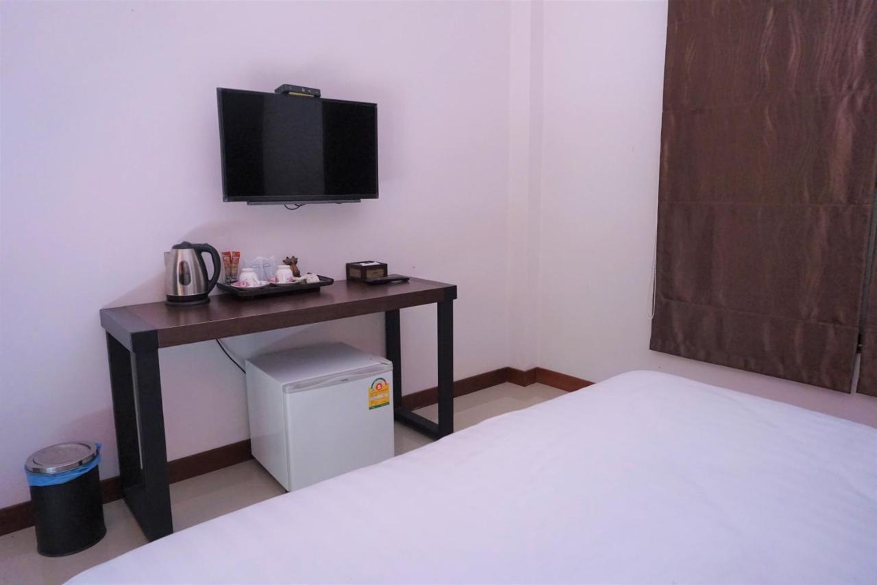 Hotel Bhupimarn Garden House à Chom Thong Extérieur photo