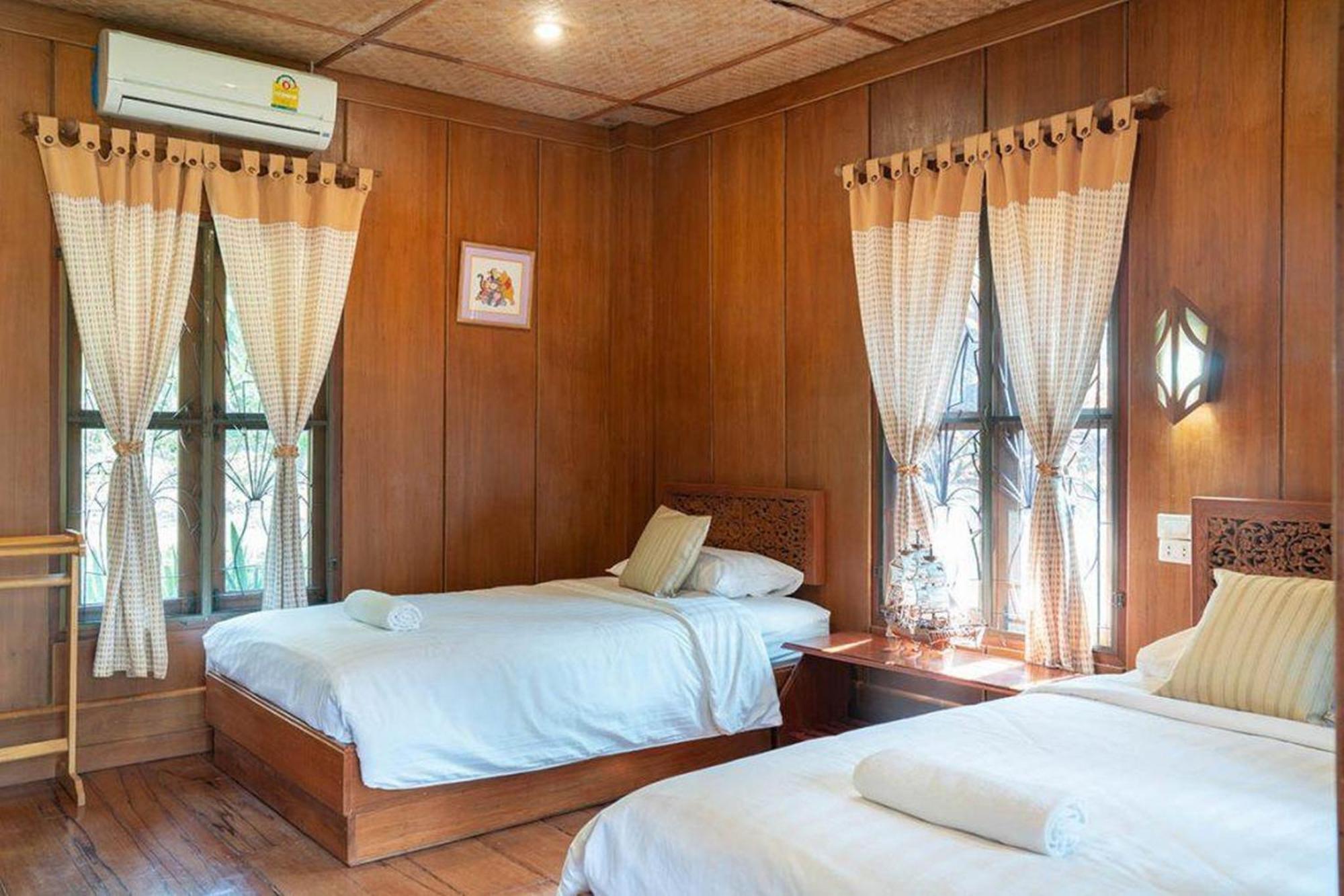 Hotel Bhupimarn Garden House à Chom Thong Extérieur photo