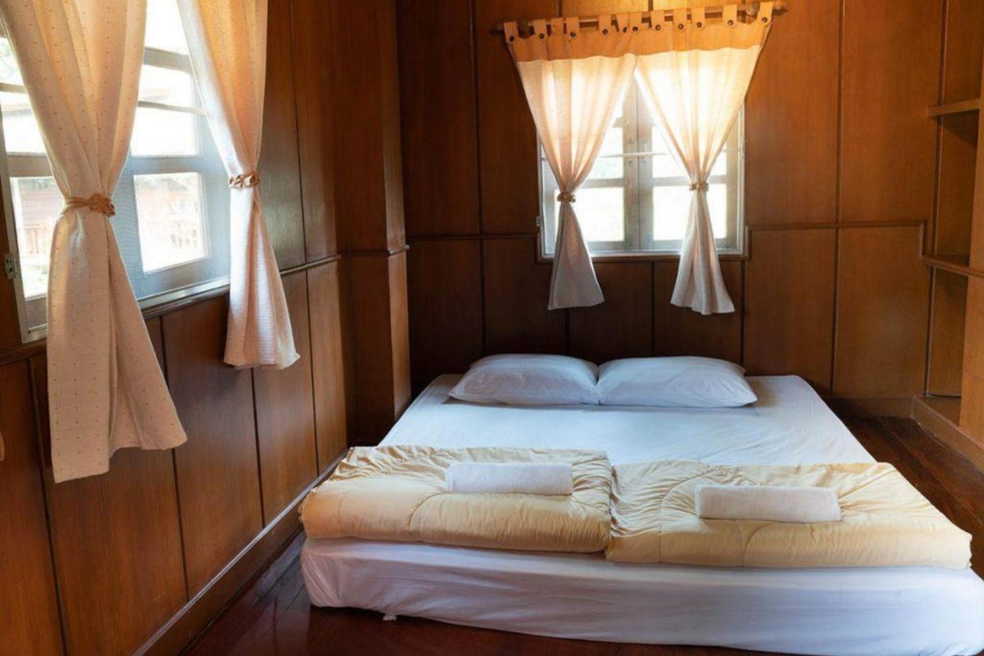 Hotel Bhupimarn Garden House à Chom Thong Extérieur photo