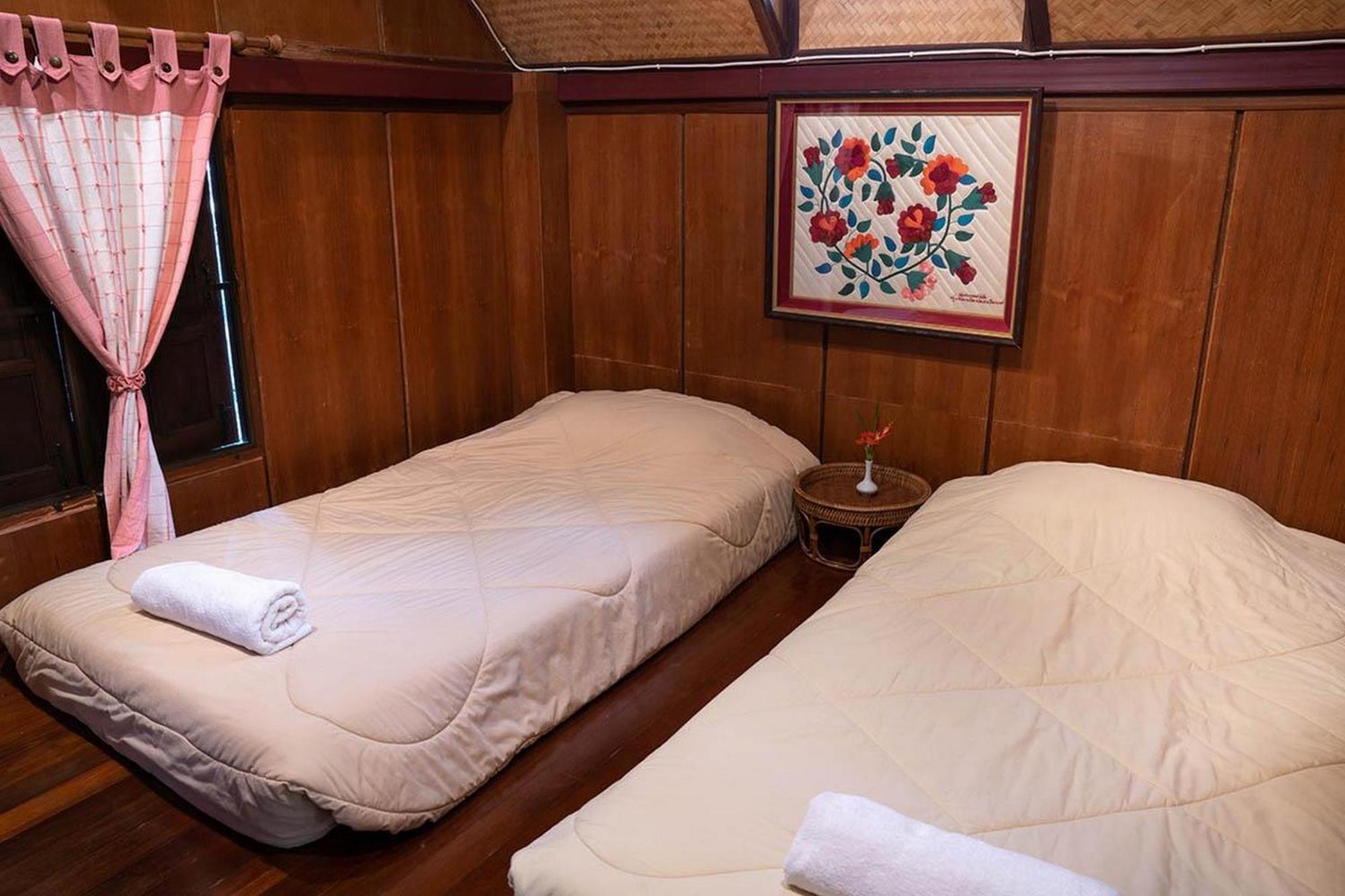 Hotel Bhupimarn Garden House à Chom Thong Extérieur photo
